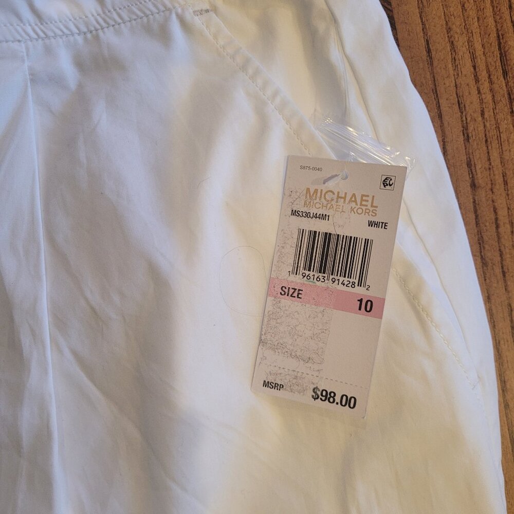 Michael Kors size 10 NWT shorts. - Picture 3 of 4